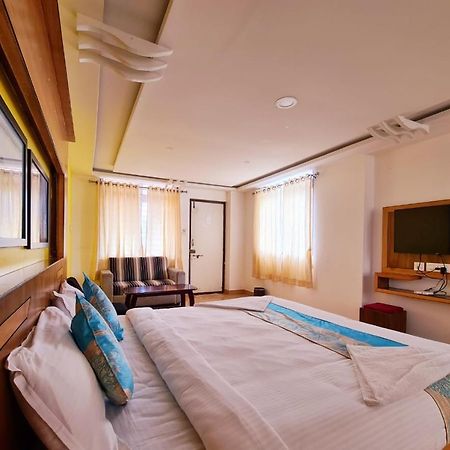 Anika Palace By Pepe Inn Hotel Уті Екстер'єр фото